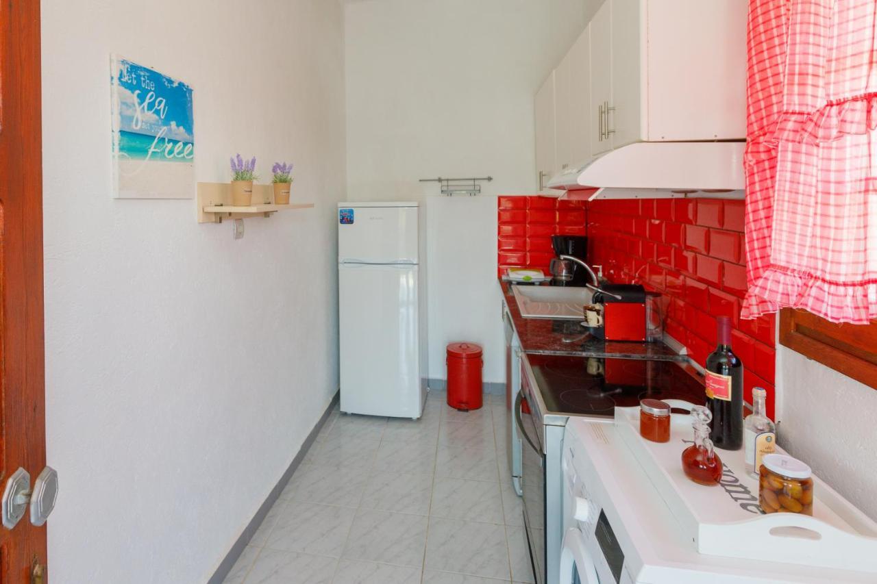 Seas The Moment Apartment Nea Kallikrateia Екстериор снимка
